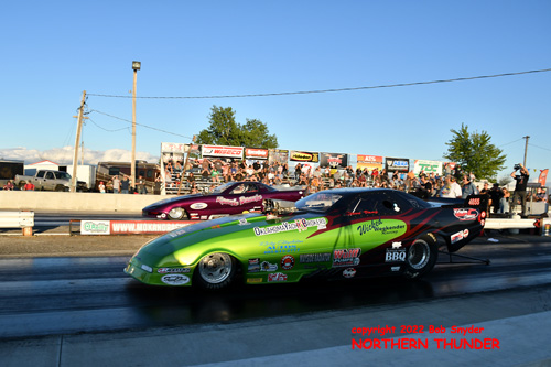 Steve Vang - 'Wicked Weekender' (near lane) vs 
Nick Johnson - 'Razzle Dazzle' (far lane)